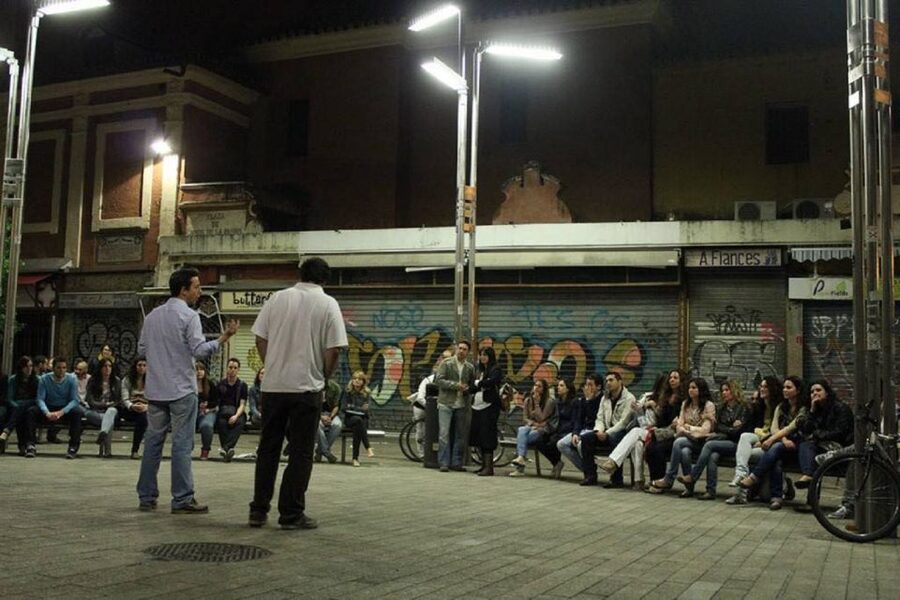 Seville: Paranormal Walking Tour in Spanish - Shoes, language, and the right mindset