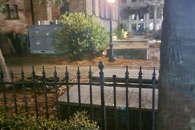 Shadows of the Peninsula - Haunts, Pirates and Death Ghost Tour - Why this Charleston ghost tour works after dark