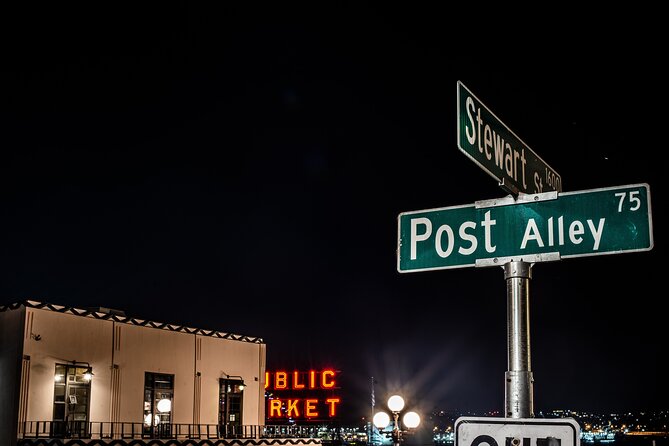 Sinister Sins, Scandal, and Shadows: Seattle Ghost Tour - The guide matters more than the equipment