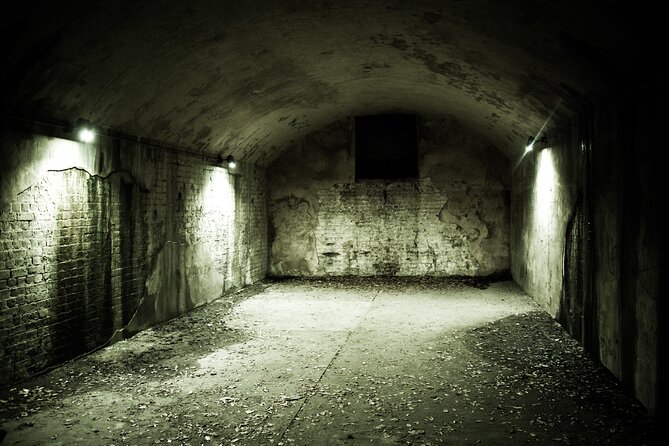 Sinister Sins & Shadows: A Savannah Ghost Tour - Oglethorpe Square begins the ghostly route