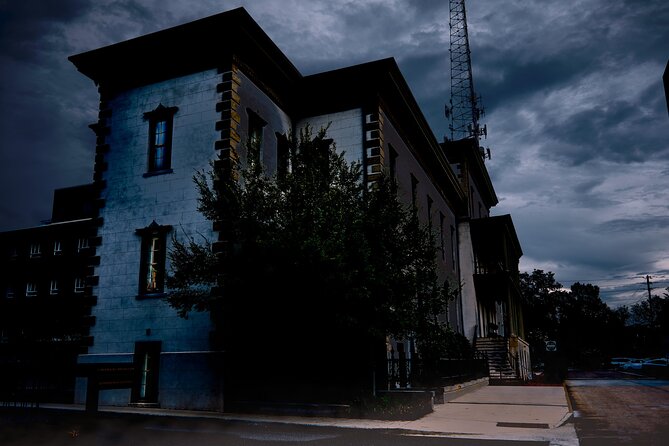 Sixth Sense Savannah Ghost Tour - The old square built over the dead