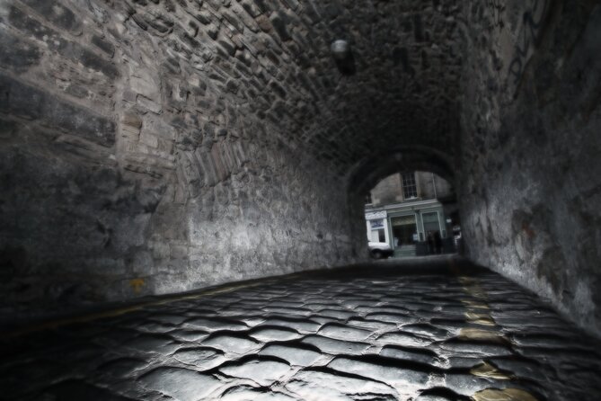 Small Group Edinburgh Underground Vaults & Graveyard Ghost Tour - Who should book this experience?