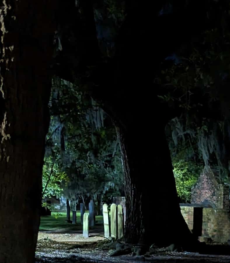 Spirit Xperience: Paranormal Walking Ghost Tour in Savannah - Choosing between Wright Square and Monterey Square