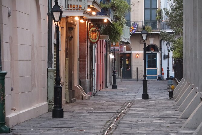 Spirits: New Orleans Cocktail & Ghost Tour - The Walk Between Bars: Ghost Stories With Context