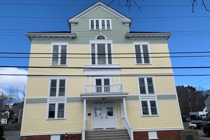 Spooks and Spirits Walking Ghost Tour of Boothbay Harbor - The Welch House and a Victorian who loves country music