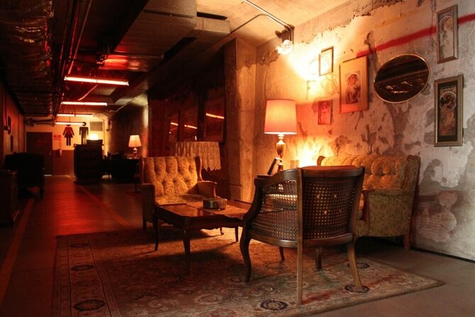 Spooks, Spirits and Speakeasy Ghost Tour - How the ghost-hunting equipment works in practice