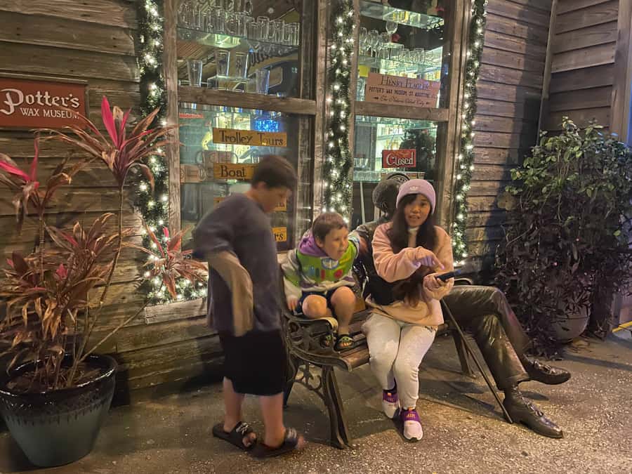 St. Augustine: Family-Friendly Guided Ghost Tour - What the 90-minute format feels like