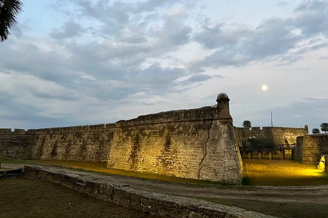 St. Augustine Ghost Tour on Premium Golf Cart with PiCk Up - Plaza de la Constitución and the city’s darker record
