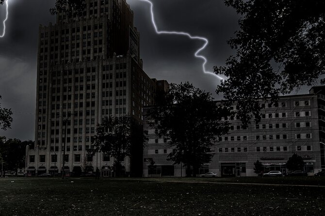 St Louis Ghost Tours: Sinister Sins & Shadows Ghost Tour - Union Station Hotel closes with railroad ghosts
