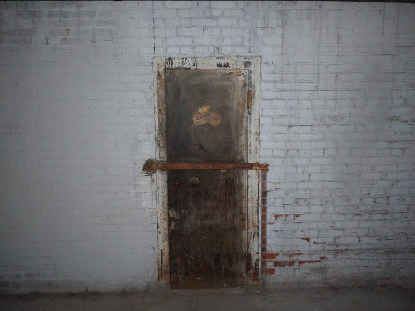 St. Louis: Lemp Haunted Neighborhood Ghost Tour - The metaphysical shop adds a lighter final note