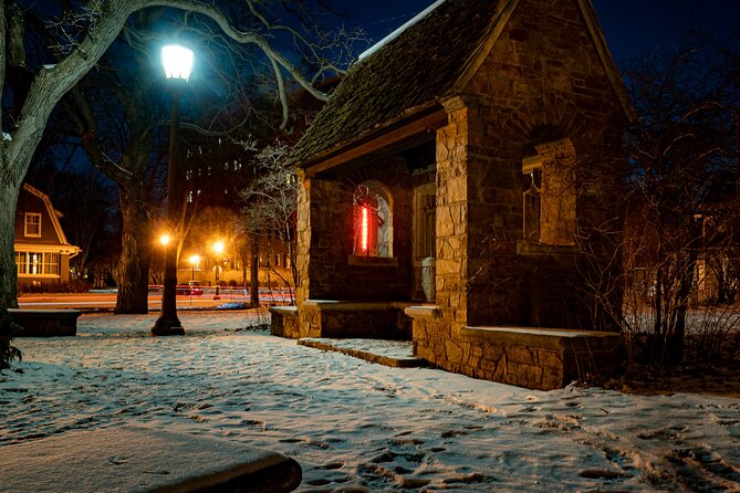 St Paul Ghost Tours: Sinister Sins & Shadows Ghost Tour - Stuart House and the oldest home on the avenue