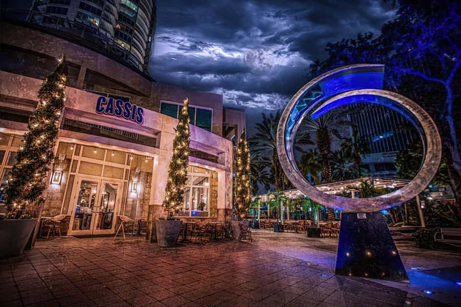 St. Petersburg: Ghosts and Spirits Haunted Walking Tour - Raymond James Theater and the ghostly middle of the walk