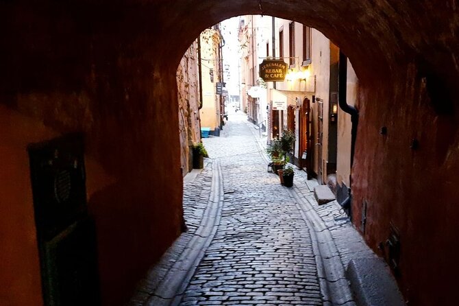 Stockholm Ghost Hunt: Self-Guided Tour and Puzzle Adventure - How the 13 puzzles change the experience