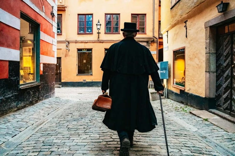 Stockholm: Ghost Walk and Historical Tour - What the guides add to the experience