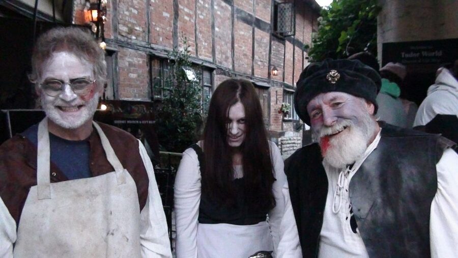 Stratford-upon-Avon: Lantern-Lit Ghost Tour at Tudor World - How the hour unfolds