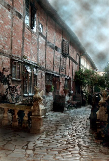 Stratford-upon-Avon: Lantern-Lit Ghost Tour at Tudor World - Value at $12 per person