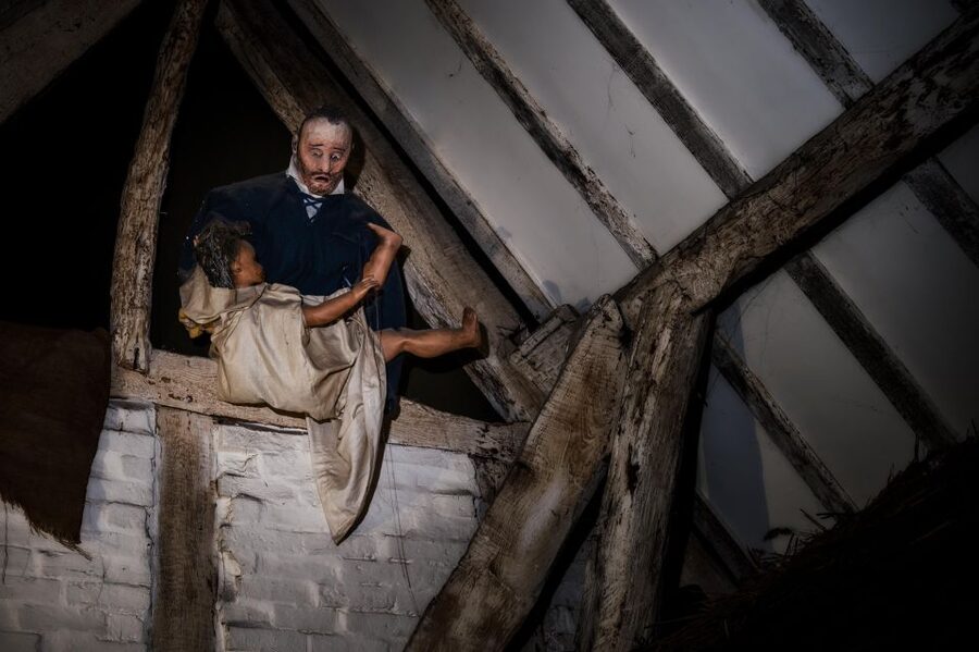 Stratford-upon-Avon: Lantern-Lit Ghost Tour at Tudor World - The old building is part of the attraction