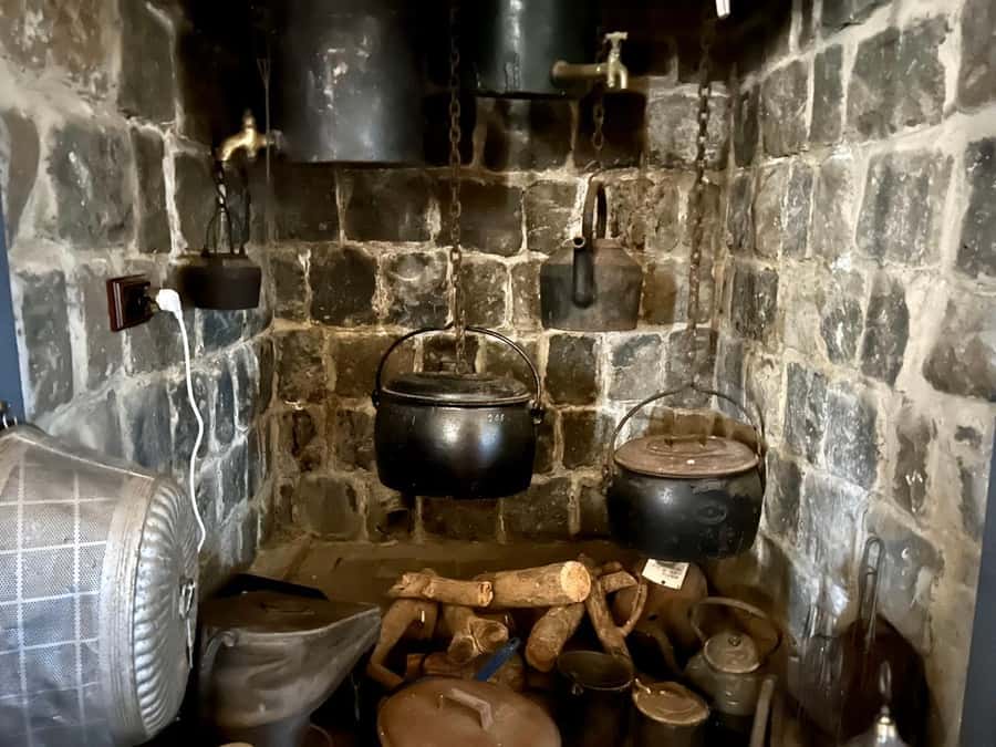 SYDNEY : Ghosts, Grog & The Rocks: Haunted Pubs &Cellar Tour - Starting outside The Russell Hotel on George Street