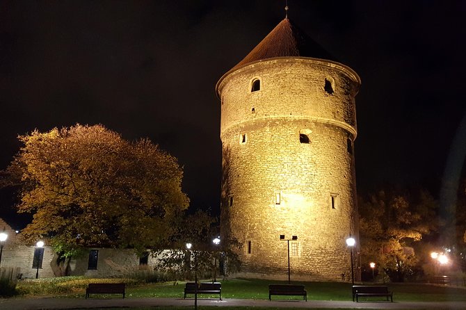 Tallinn Ghost Tour - How the private format affects the experience
