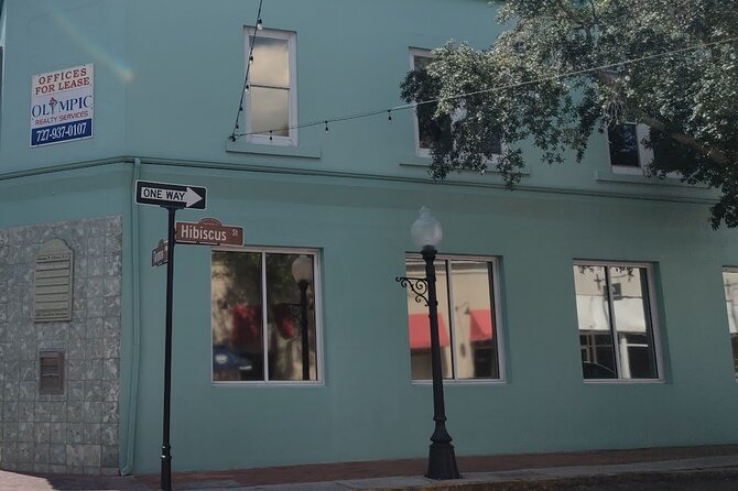 Tarpon Springs Ghost Tour - Using the spirit box and other equipment