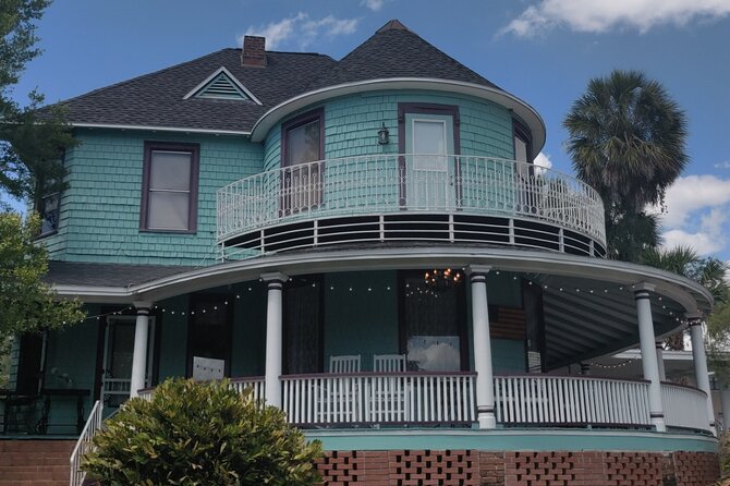 Tarpon Springs Ghost Tour - The guide’s style and the main drawback