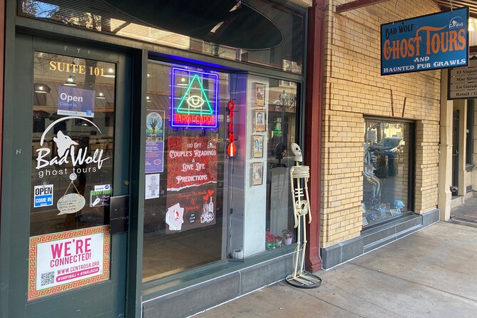 Texas’ Oldest Haunted Pub Crawl Shared Walking Tour - What makes the guides important