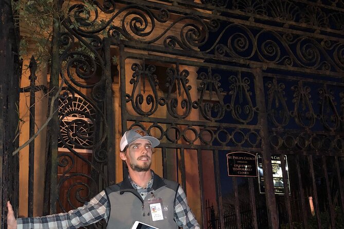 The Charleston Boo Hag and Brews Ghost and Bar Tour - Charleston after dark, with history in the lead