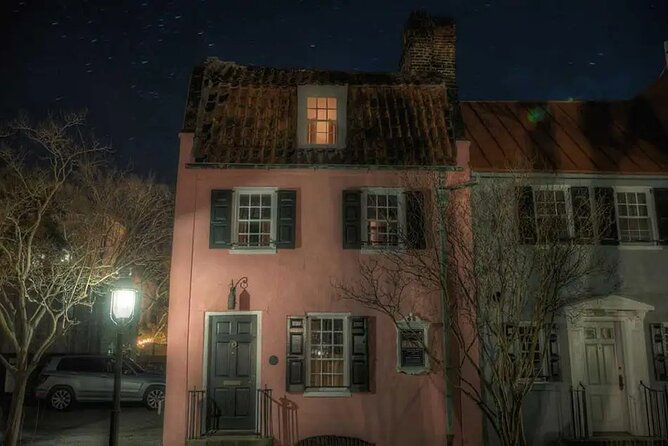 The Death and Depravity Ghost Tour in Charleston - The guide can make or break the evening