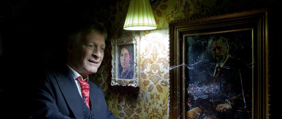 The Dublin Ghostbus Tour - The Hellfire Clubroom and haunted museum