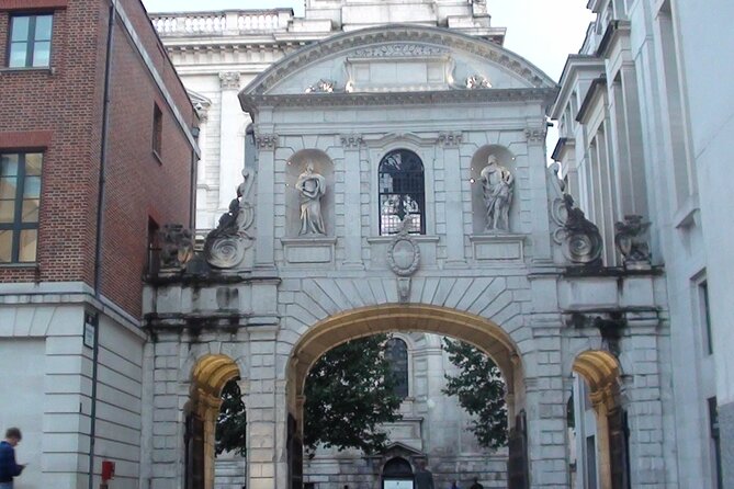 The Fading Light London Ghost Walk - Ghosts in the shadow of St. Paul’s Cathedral