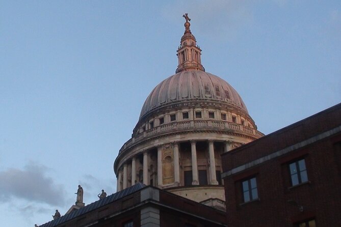 The Fading Light London Ghost Walk - Grave robbing at Holy Sepulchre London