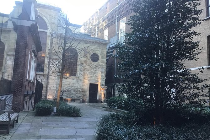 The Ghosts of the secret alleyways of old London town - Bow Bells and the story of a family revenge
