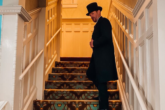 The Haunted Ghost Bus Tour in San Antonio - What the guides add to the experience