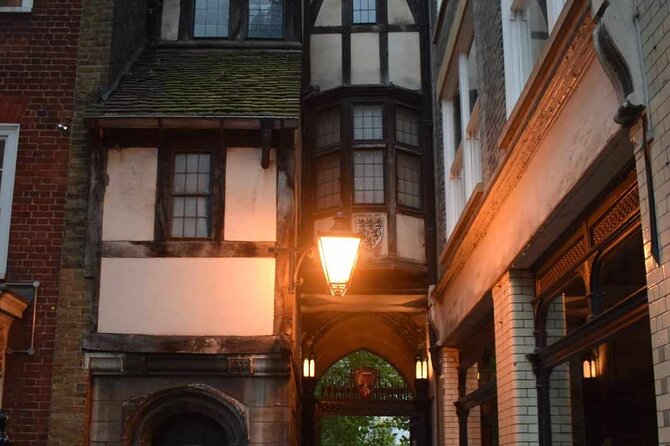 The Haunted Pubs of Old London: Small Group Tour - Why this London walk feels different