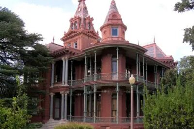 The Madam’s Curse Walking Ghost Tour