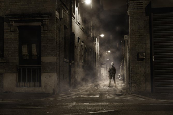 The murders of Jack the Ripper with a pub - Starting in the East End: slums, work, and Victorian London
