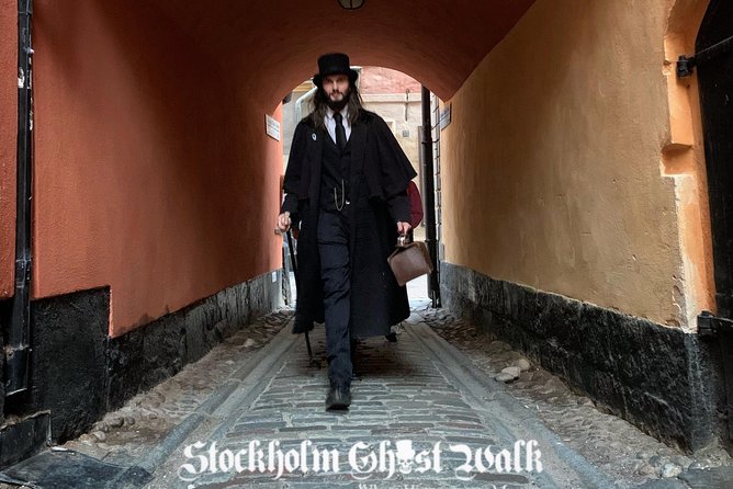 The Original Stockholm Ghost Walk and Historical Tour - Gamla Stan - How the guides shape the experience