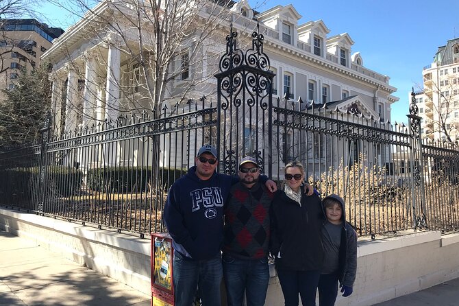Tip Based: Capitol Hill History & Ghost Tour - A coffee break in the middle of the walk