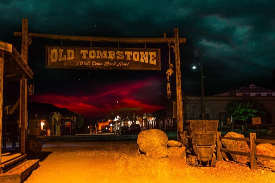 Tombstone Ghost Tours: Ghosts & Gunslingers of the Wild West - Tombstone After Dark, With History in the Shadows