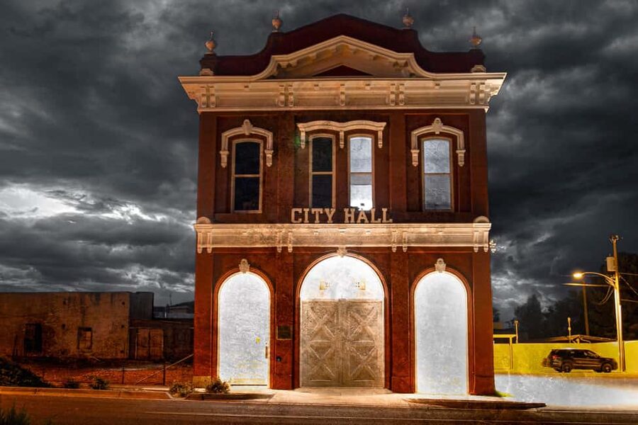 Tombstone Ghost Tours: Ghosts & Gunslingers of the Wild West - Practical Advice for a Better Walk