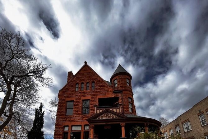 Twilight Ghost Tour - Two atmospheric stops near Capitol Hill