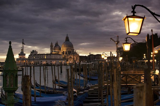 Venice Ghost & Legends Walking City Tour - Does the storytelling deliver enough chills?