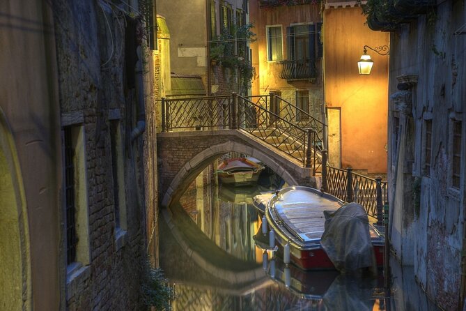 Venice Ghost Stories, Legends and Anecdotes Tour - Rialto’s hotel ghosts