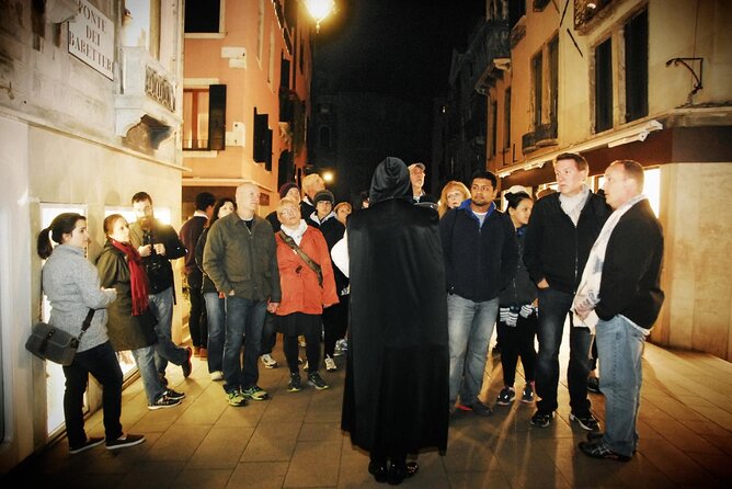 Venice Ghost Stories, Legends and Anecdotes Tour - How much walking and waiting should you expect?