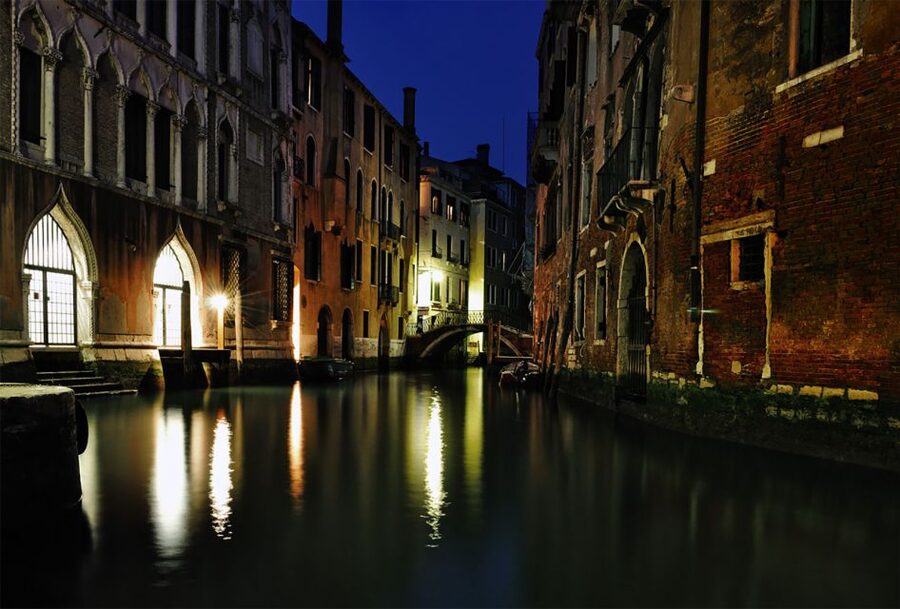 Venice: Ghost Tour to Rialto and San Marco Square - Rialto and the quieter lanes between landmarks