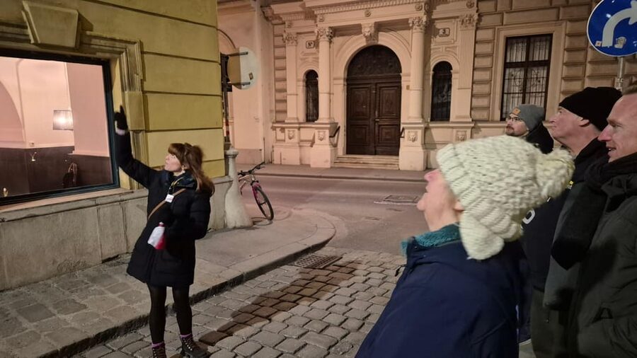 Vienna: Spooky Ghost Tour in English - A family-friendly ghost tour with real gore
