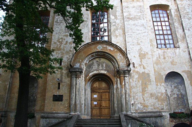 Vilnius Old Town 2-hour Private Ghost Tour - What the private format is really worth