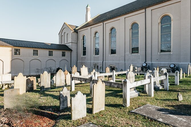 Virginia: Ghosts of Fredericksburg Self-Guided Walking Audio Tour - Starting at The Chimneys and 600 Sophia Street