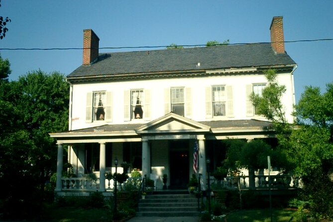 Virginia: Ghosts of Fredericksburg Self-Guided Walking Audio Tour - Getting your bearings at the Fredericksburg Visitor Center