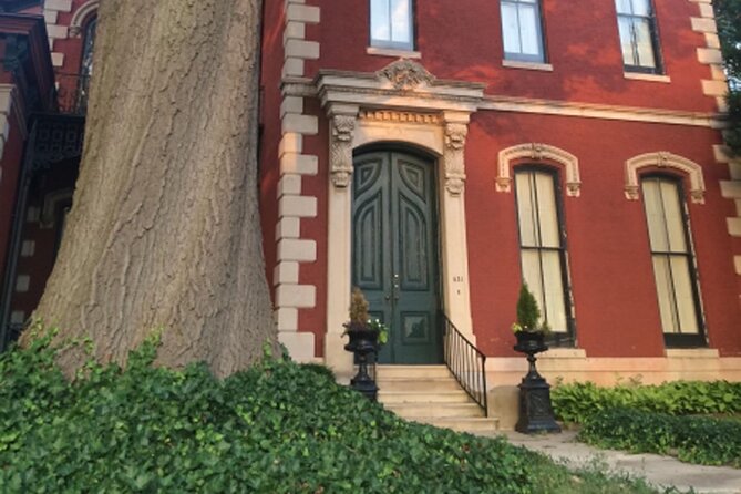 Walking Ghost Tour in Louisville - The Old House and its tuberculosis stories
